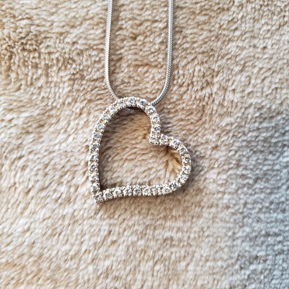 Sterling silver and cubic zirconia heart necklace - Picture 2 of 3